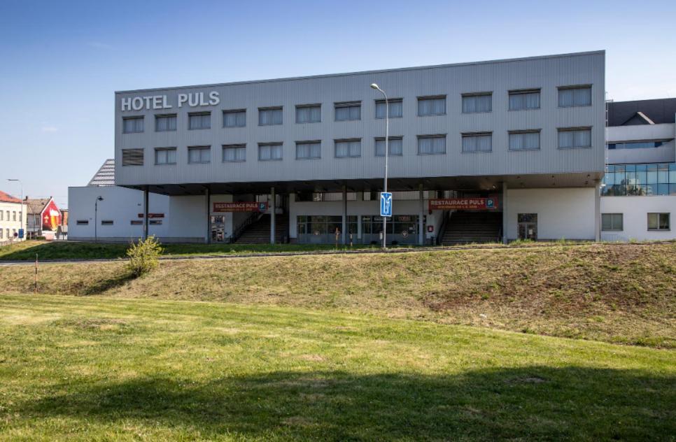 Hotel Puls Острава Экстерьер фото